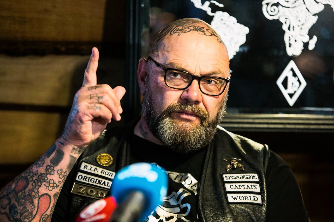 De Imposante Baas Van No Surrender Nrc