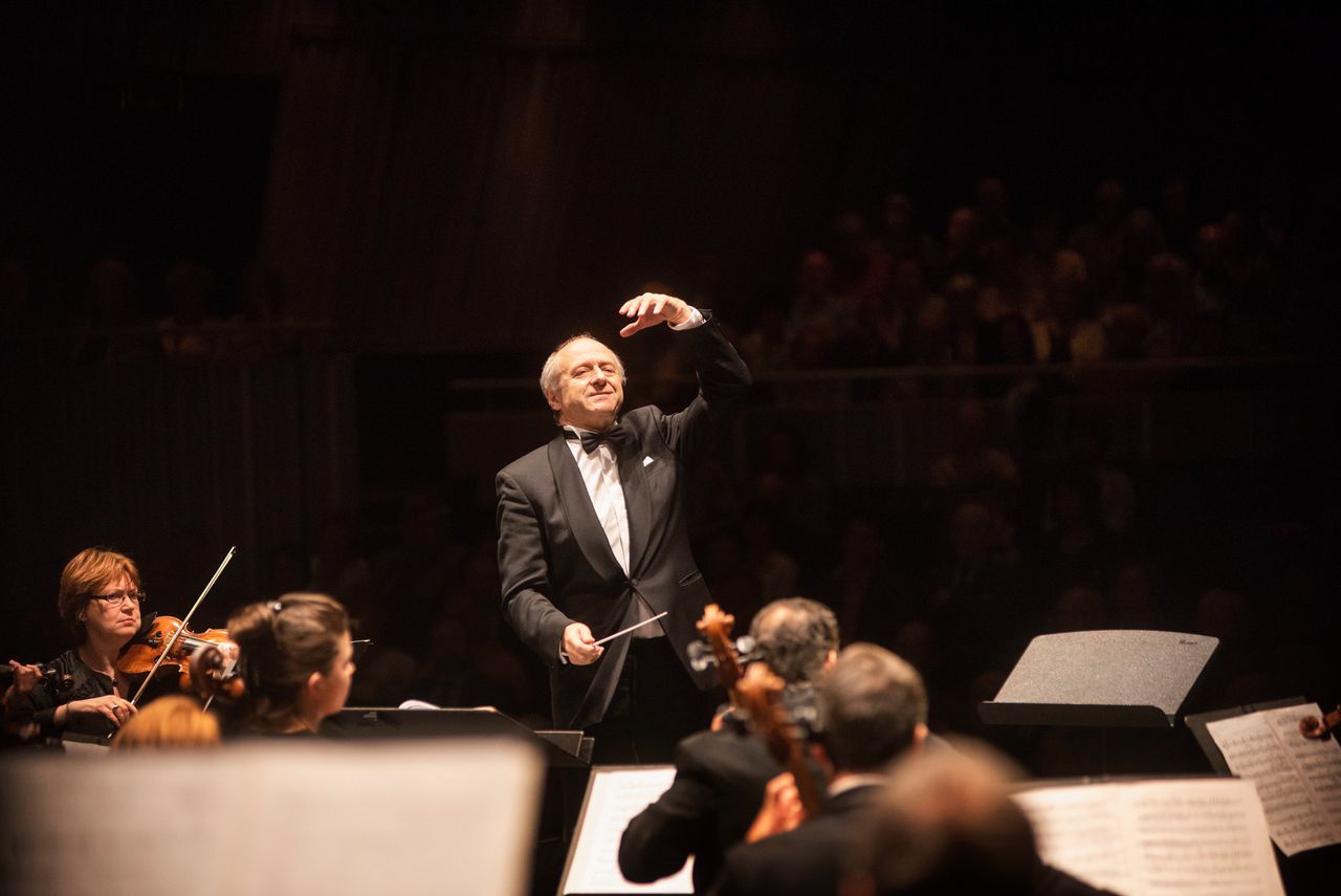 Ivan Fischer dirigeert in Brugge, 2018.