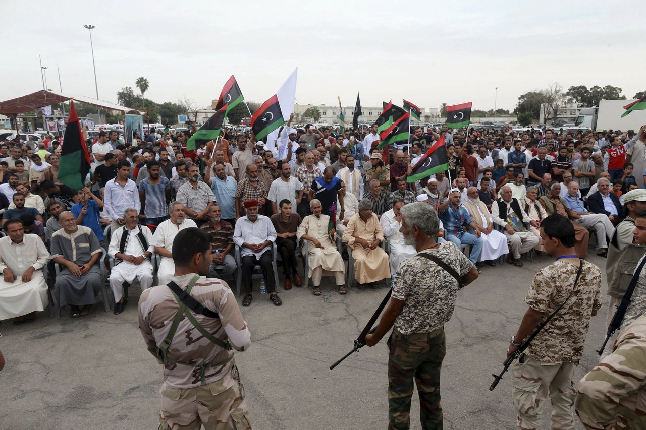 Libische burgers protesteren op 16 oktober tegen de kandidaten voor de eenheidsregering die is voorgesteld door de VN.