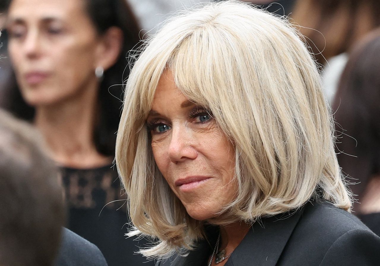 Brigitte en Emmanuel Macron opnieuw naar rechter vanwege complottheorie van influencer