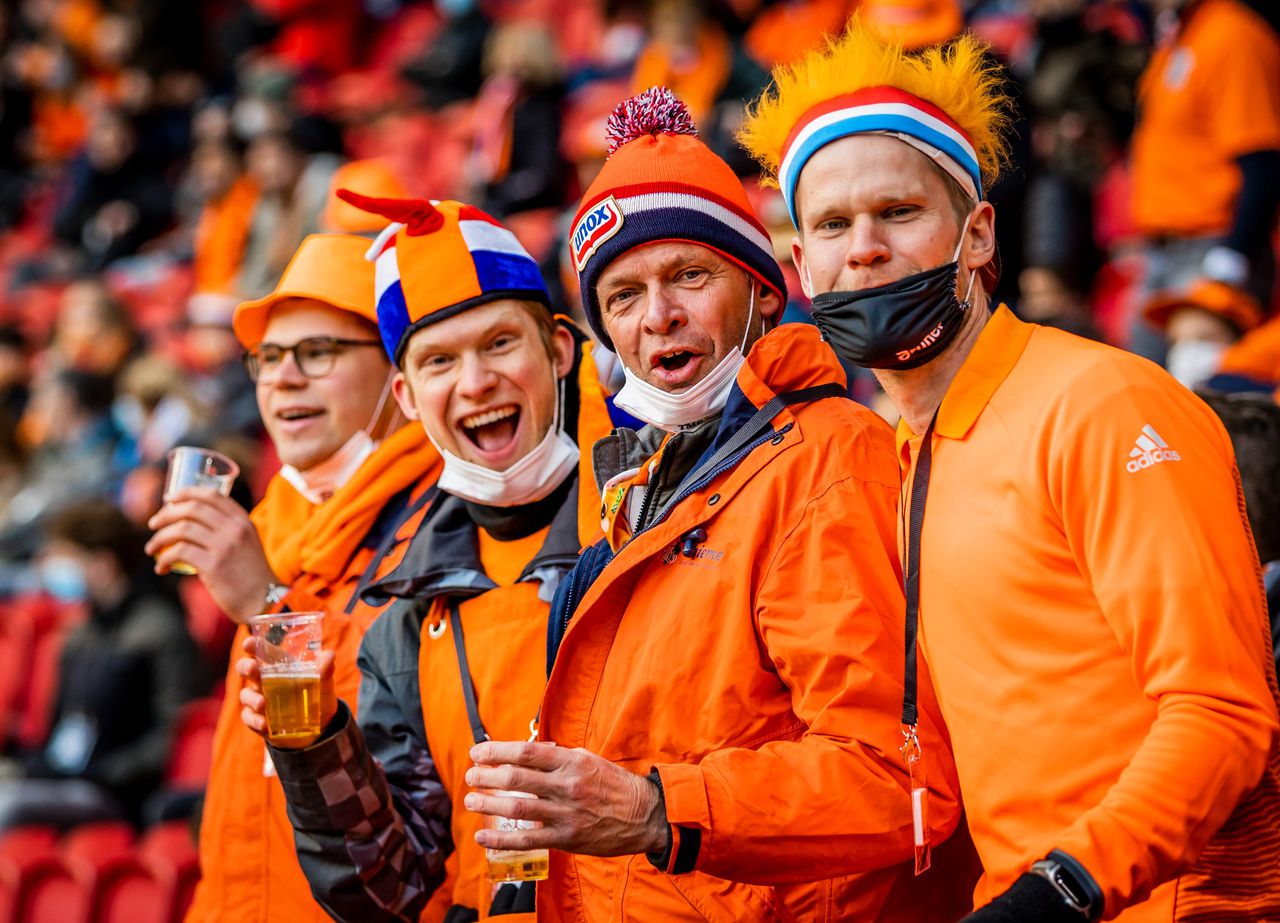 Knvb Mikt Op 12 000 Toeschouwers Bij Ek Wedstrijden In Amsterdam Nrc