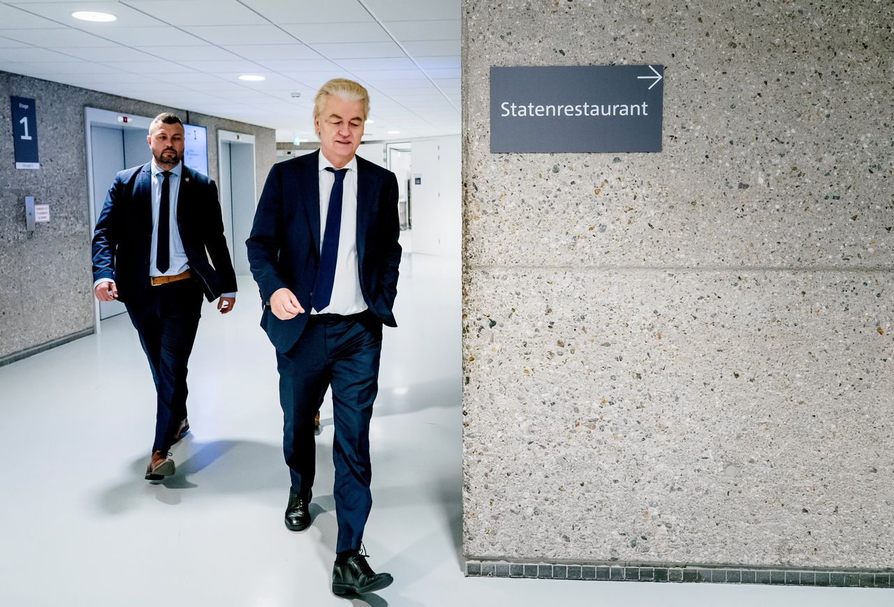 Een geste van Geert Wilders, maar is het genoeg om NSC en VVD over de streep te trekken? 