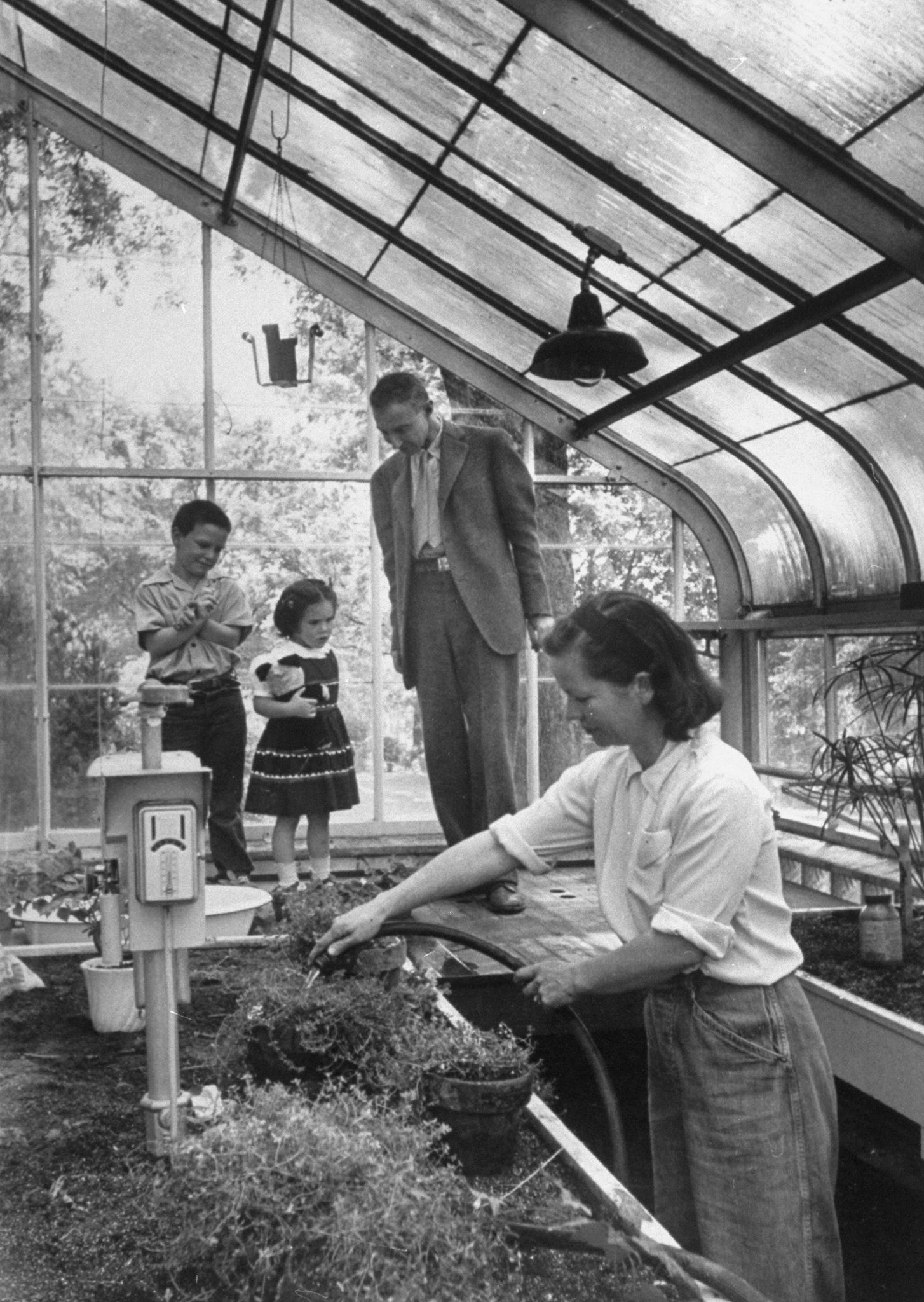 оппенгеймер семья. жена оппенгеймера китти. кэтрин оппенгеймер дочь. оппенгеймер фильм эмили блант. роберт оппенгеймер жена.