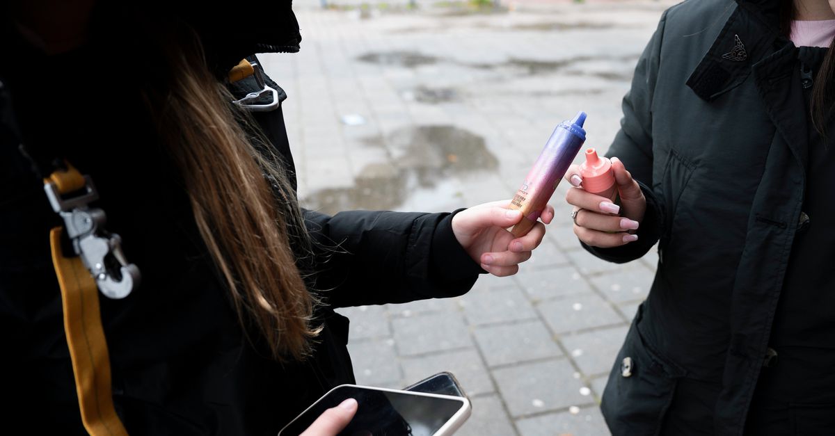 Roken aanpakken is geen betutteling, vindt hoogleraar verslaving: ‘Het ...