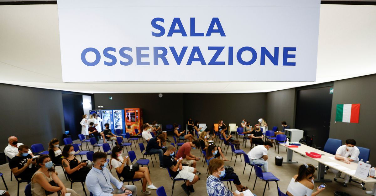L’Italia richiede il Corona Pass per insegnanti e trasporti pubblici