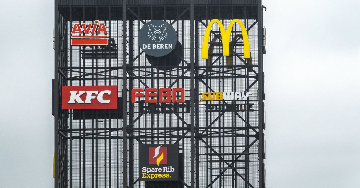 In twintig jaar tweemaal zoveel fastfoodzaken in Nederland. Waarom lukt aanpakken niet?