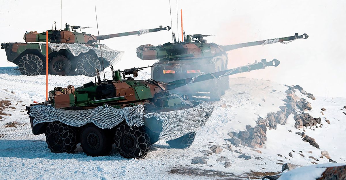 Украина снова получает тяжелое вооружение, но настоящих танков пока нет
