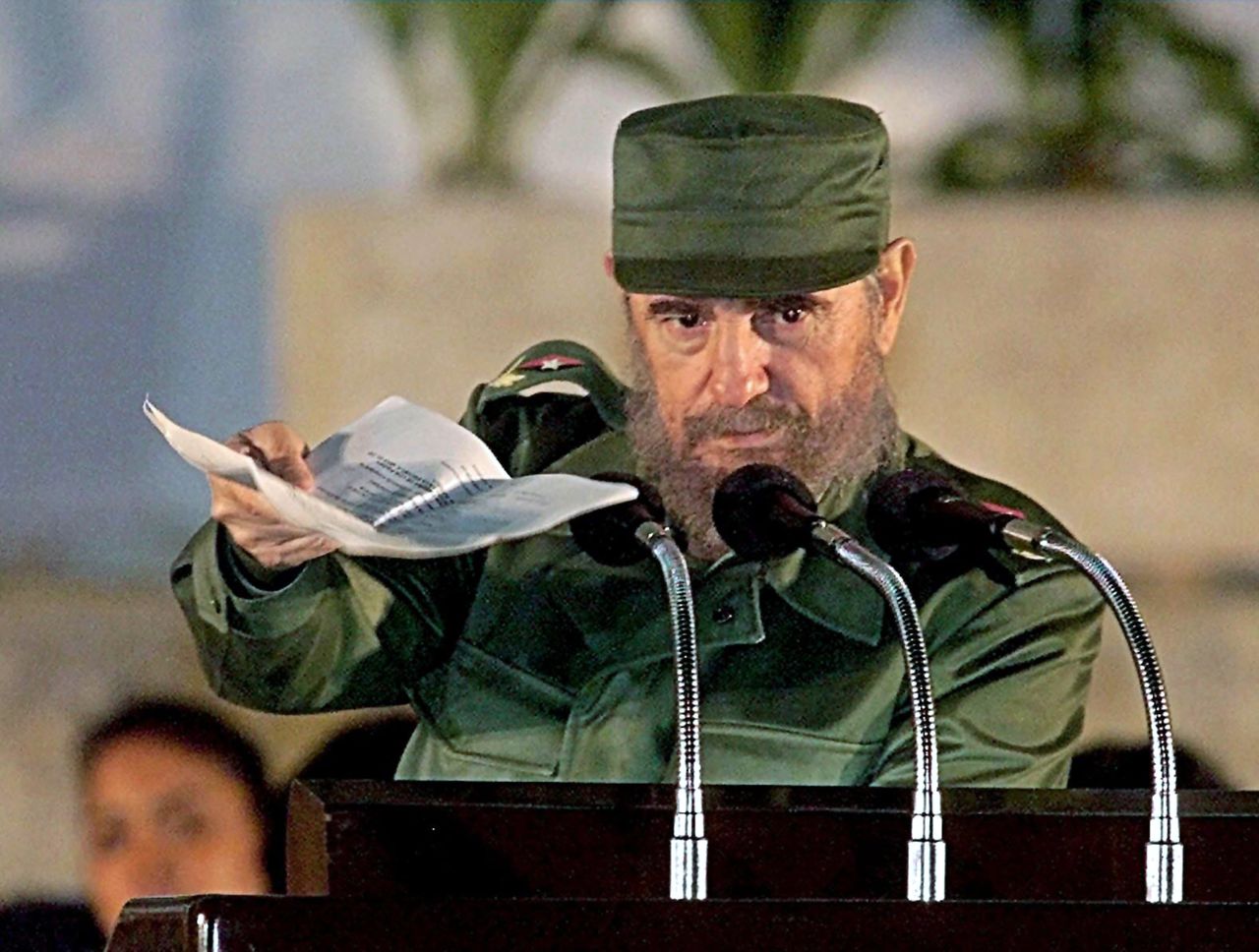 Archiefbeeld uit 1999 van Fidel Castro. Castro overleed vrijdagavond Cubaanse tijd op 90-jarige leeftijd.