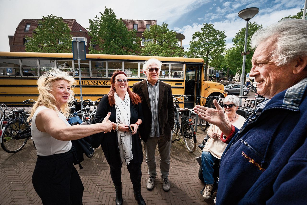 Lokale politici ontmoeten burgers in Bergen. „Waar maakt u zich zorgen over?”