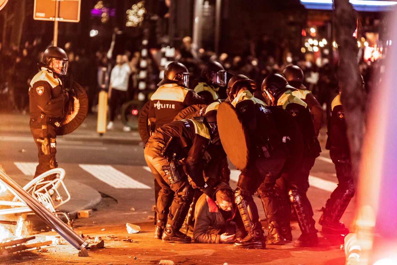 ‘Een orgie van geweld’, zo omschreef burgemeester Aboutaleb de rellen in Rotterdam vrijdagavond.