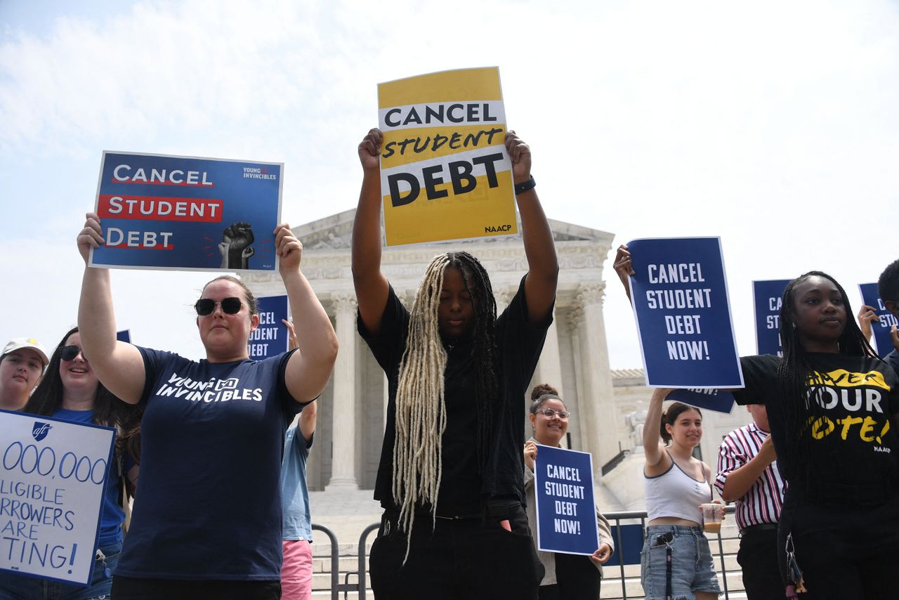 Amerikaans Hooggerechtshof blokkeert Bidens plan om studieschulden kwijt te schelden 