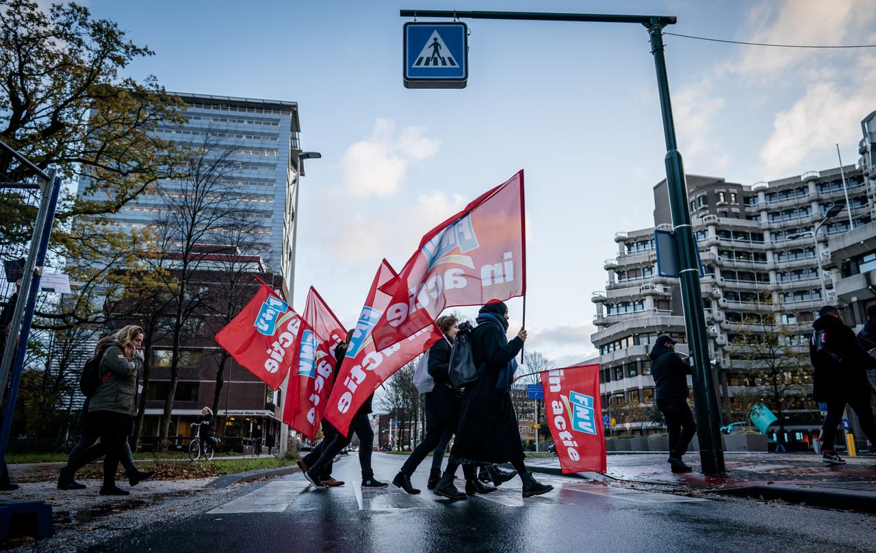 Een protest van jeugdzorgmedewerkers in Den Haag.