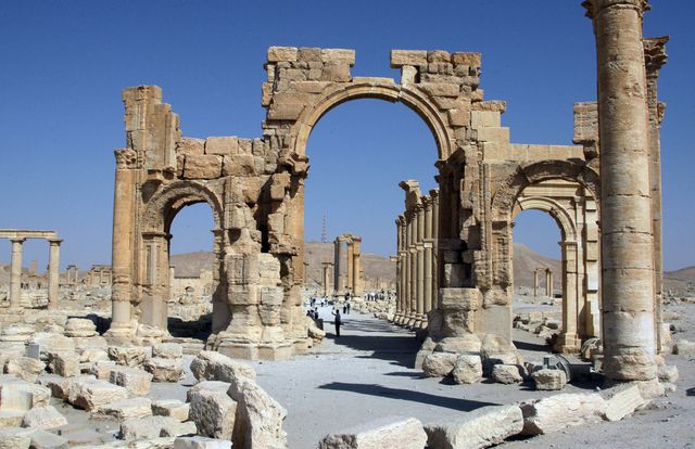 IS Blaast Gezichtsbepalende Triomfboog In Palmyra Op NRC