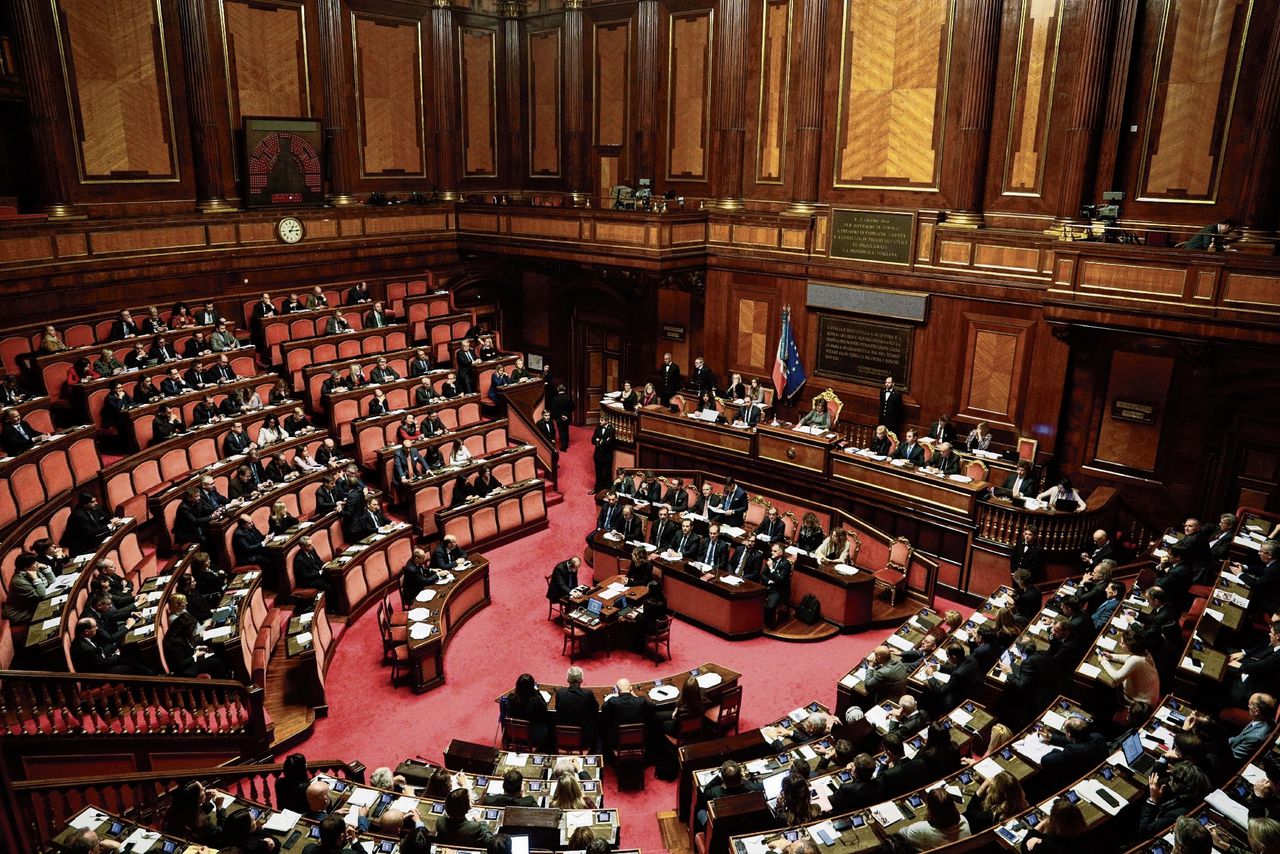 De Italiaanse premier Giuseppe Conte verdedigt de begrotingswet in de Italiaanse senaat, afgelopen woensdag.