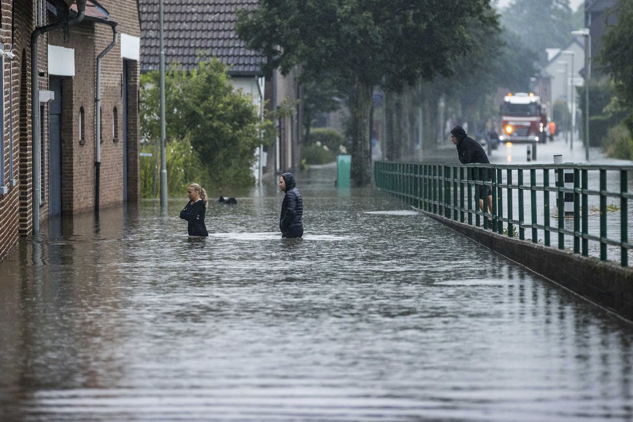 Wateroverlast in Hoensbroek, woensdagavond.