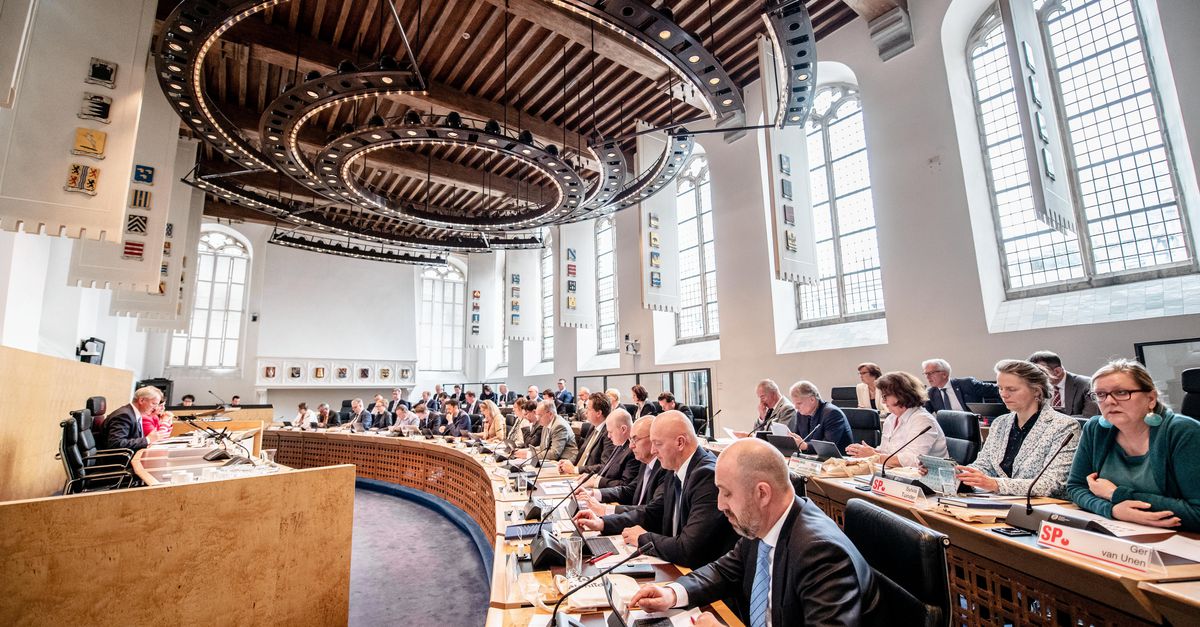 Integriteitscommissie: Zeeuwse PVV-Statenleden moeten opstappen - NRC