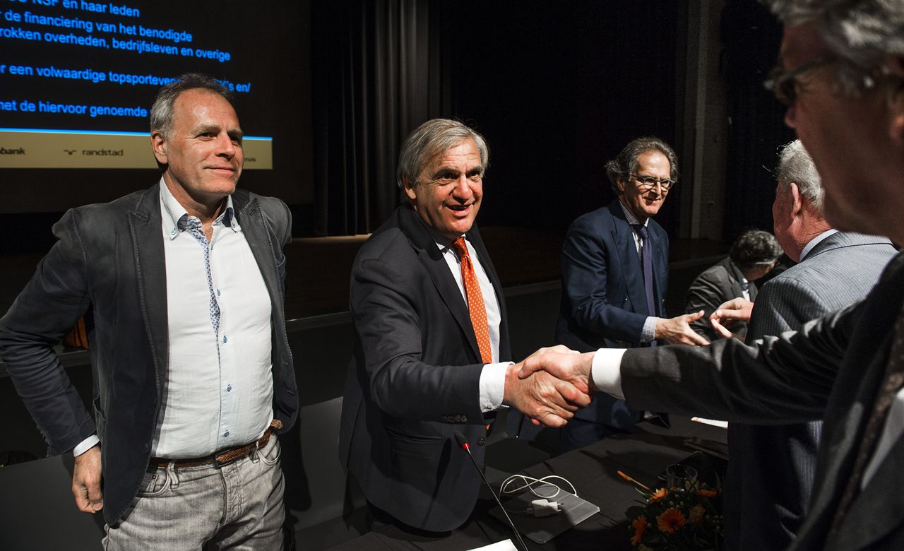 28 april 2015: André Bolhuis, voorzitter van NOC*NSF, wordt gefeliciteerd met het binnenhalen van de Europese Spelen van 2019.