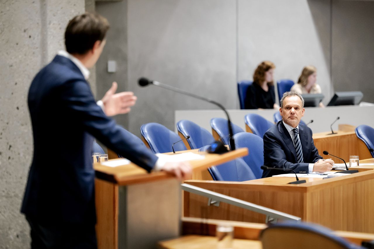 In chaotisch Gaza-debat verliest Veldkamp het vertrouwen van steeds meer partijen