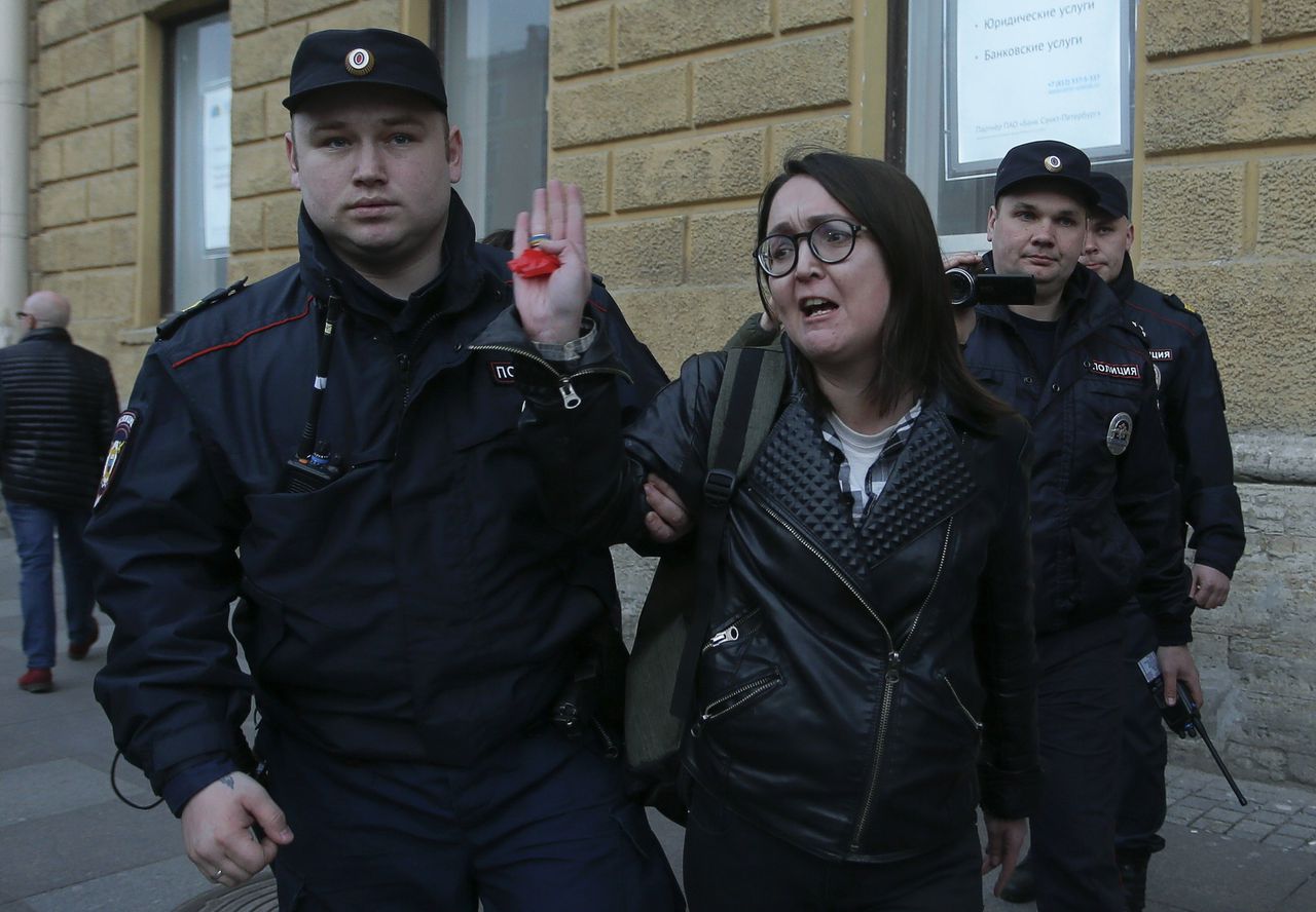 Activiste Jelena Grigorjeva werd in april aangehouden tijdens een lhbt-demonstratie in Sint-Petersburg.