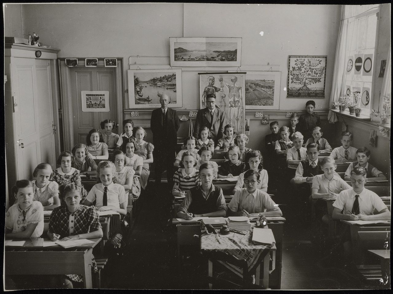 School op de Herengracht in Amsterdam. Foto op 11 juli 1940 aangeboden door de oudercommissie van de school.