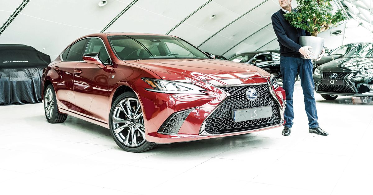 Lexus business car