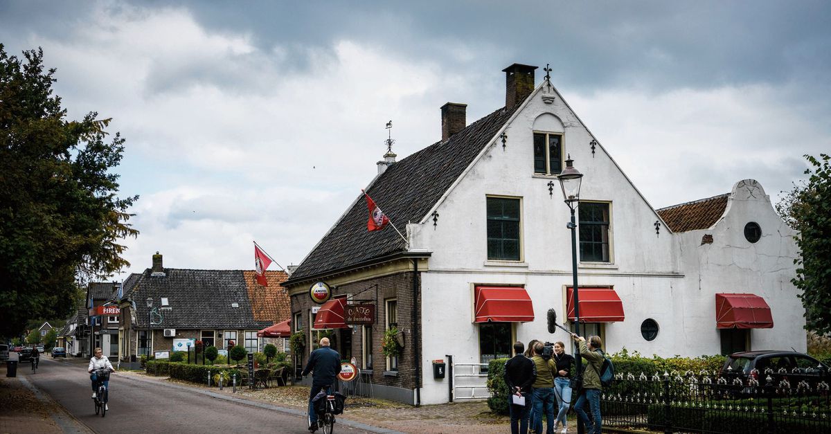 1. Die 3 kinderen wisten niets vd andere kinderen af; dat is vreemd omdat ze in 2011 gevlucht zijn.