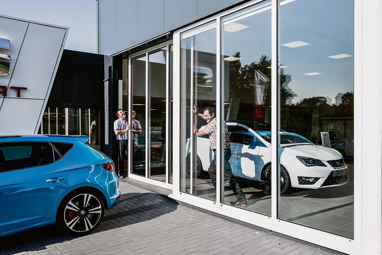 Koekoeksei in het Ibiza-nest - nrc.nl