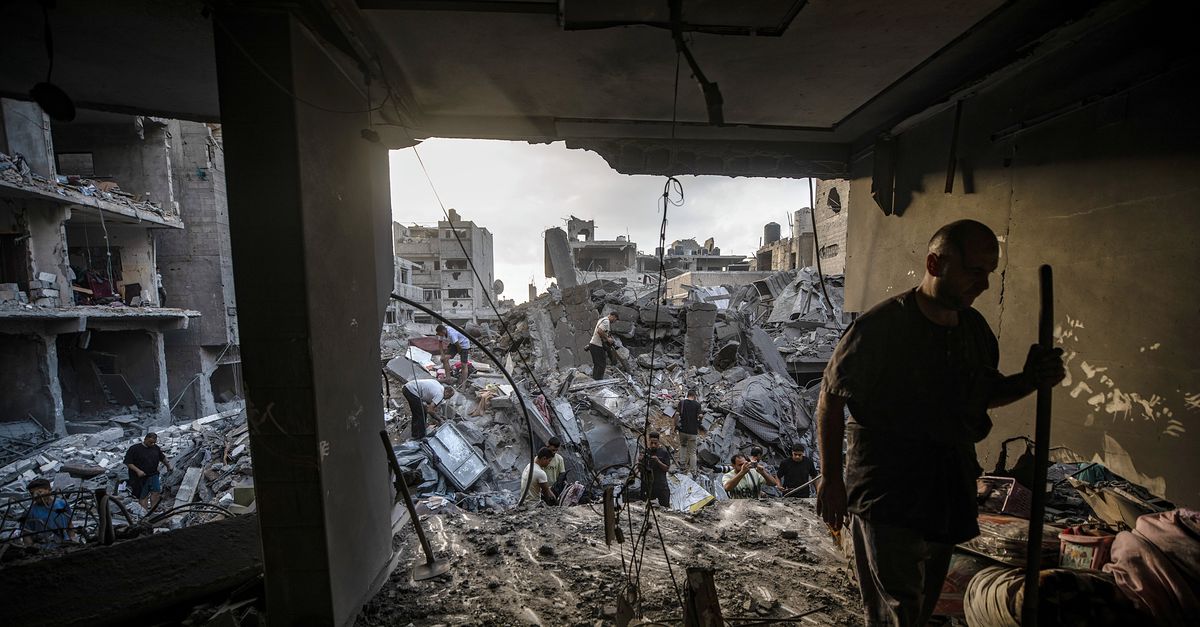 Het ‘staakt-het-vuren’ in Gaza is een jaar oud – maar de bommen blijven vallen en de inwoners zitten