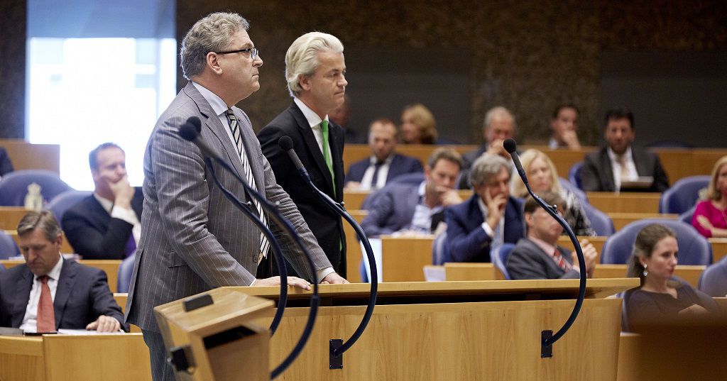 Partijleiders Krol (50Plus) en Wilders (PVV) bij de Algemene Beschouwingen in 2014.