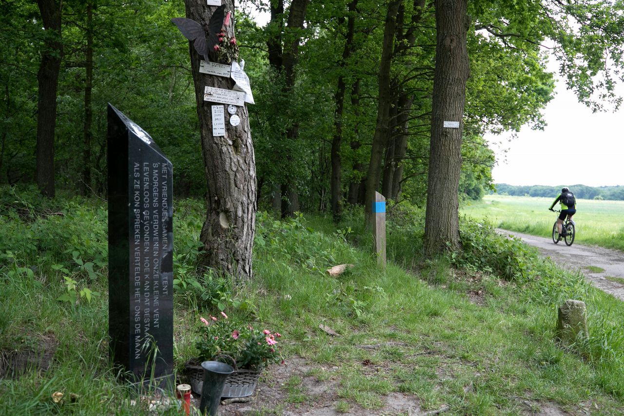 Monument op Brunssummerheide vlakbij de vindplaats van Nicky Verstappen.