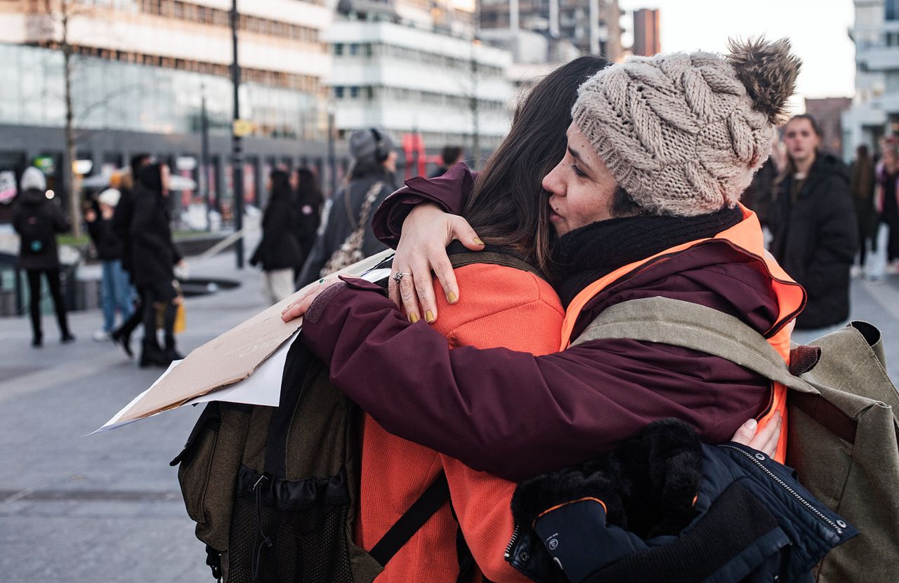 Nederlandse Syriërs zoeken hun familie: ‘Ook de tweeling van 5 maanden is nu dakloos’ 