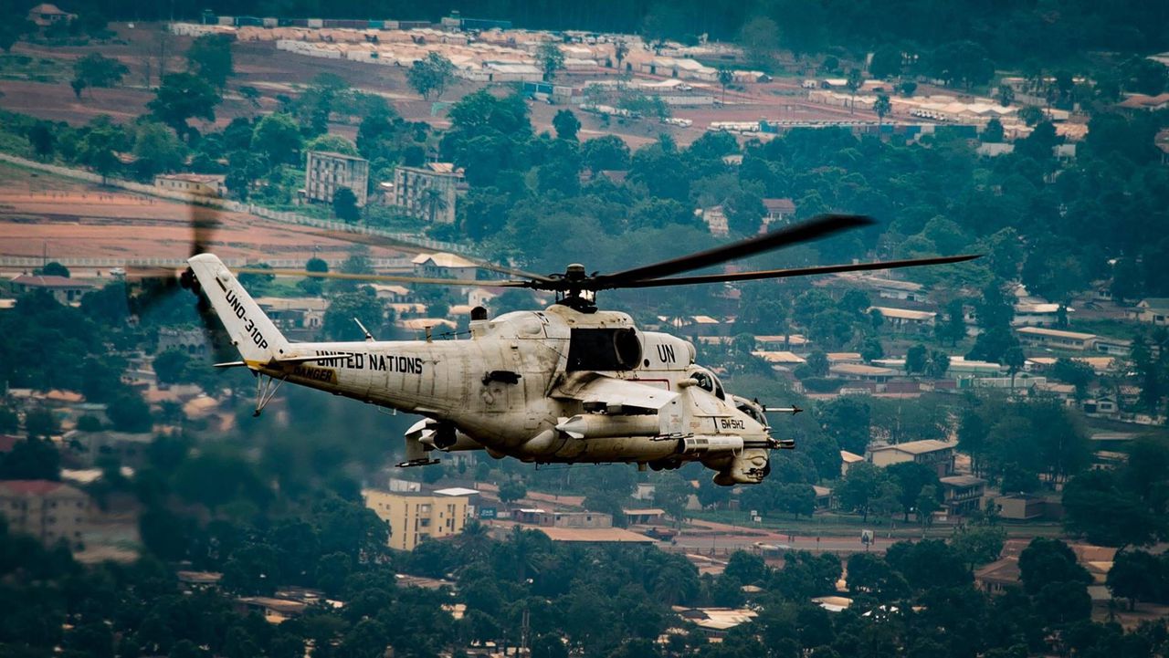 Een Senegalese Mi-35, zoals die vrijdag neerstortte in de Centraal-Afrikaanse Republiek.