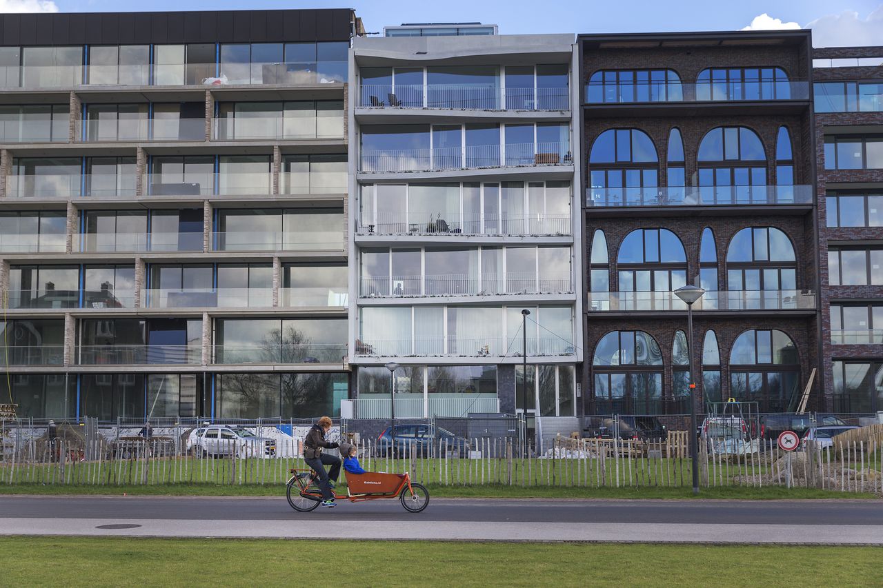 Nieuwe woningen in het Amstelkwartier. Foto's Olivier Middendorp / NRC