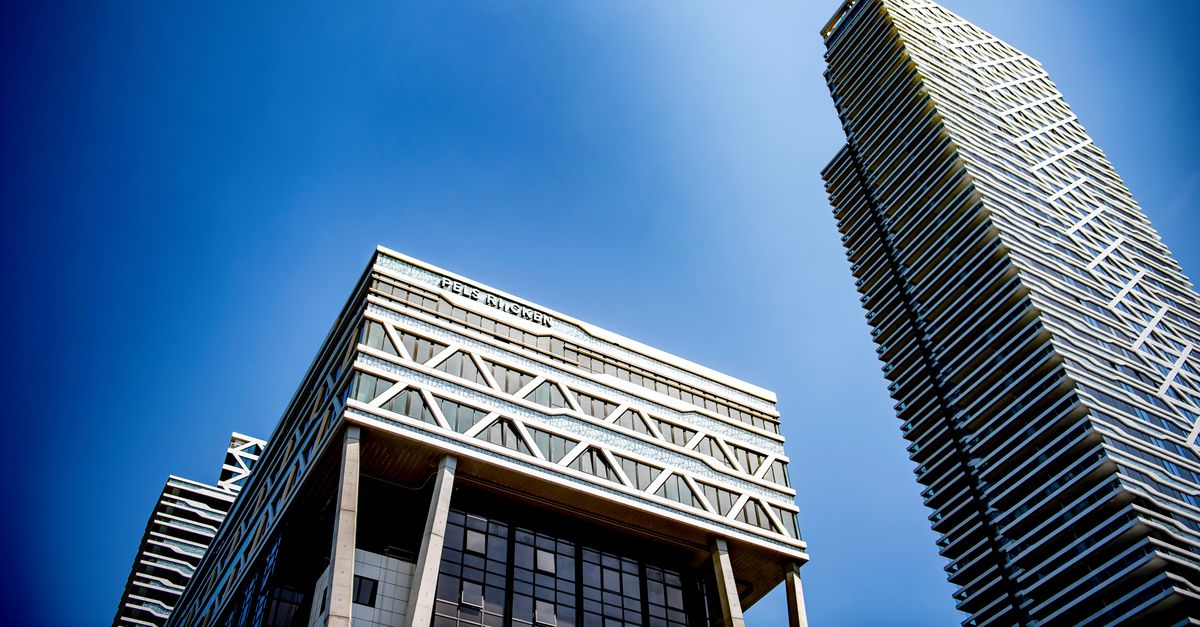 Dit stuk laat zoiets cynisch zien over hoe dit land omgaat met fraude en klasseverschillen.