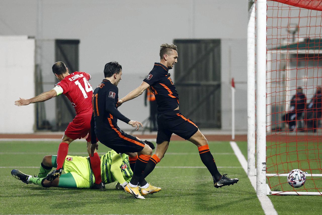 Nederlands elftal boekt ruime zege op Gibraltar: 7-0 