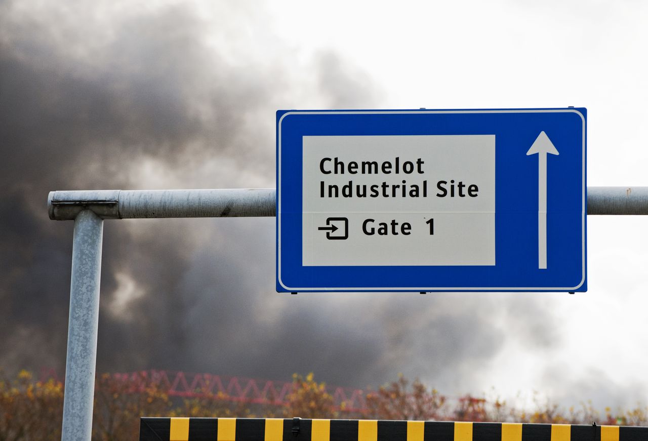 In een loods met chemicaliën op industrieterrein Chemelot in Geleen brak vorig jaar brand uit.
