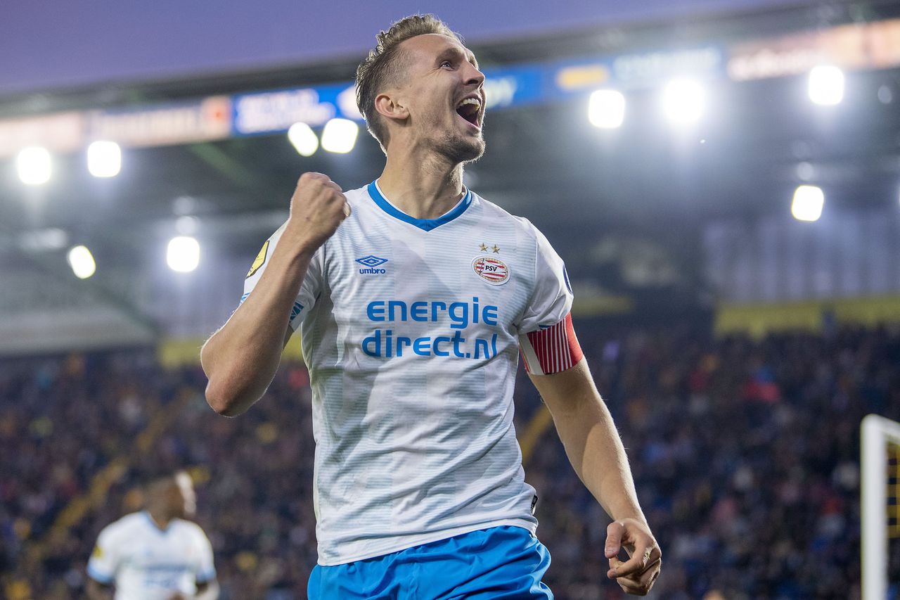 PSV blijft winnen, verslaat NAC Breda met 0-2 