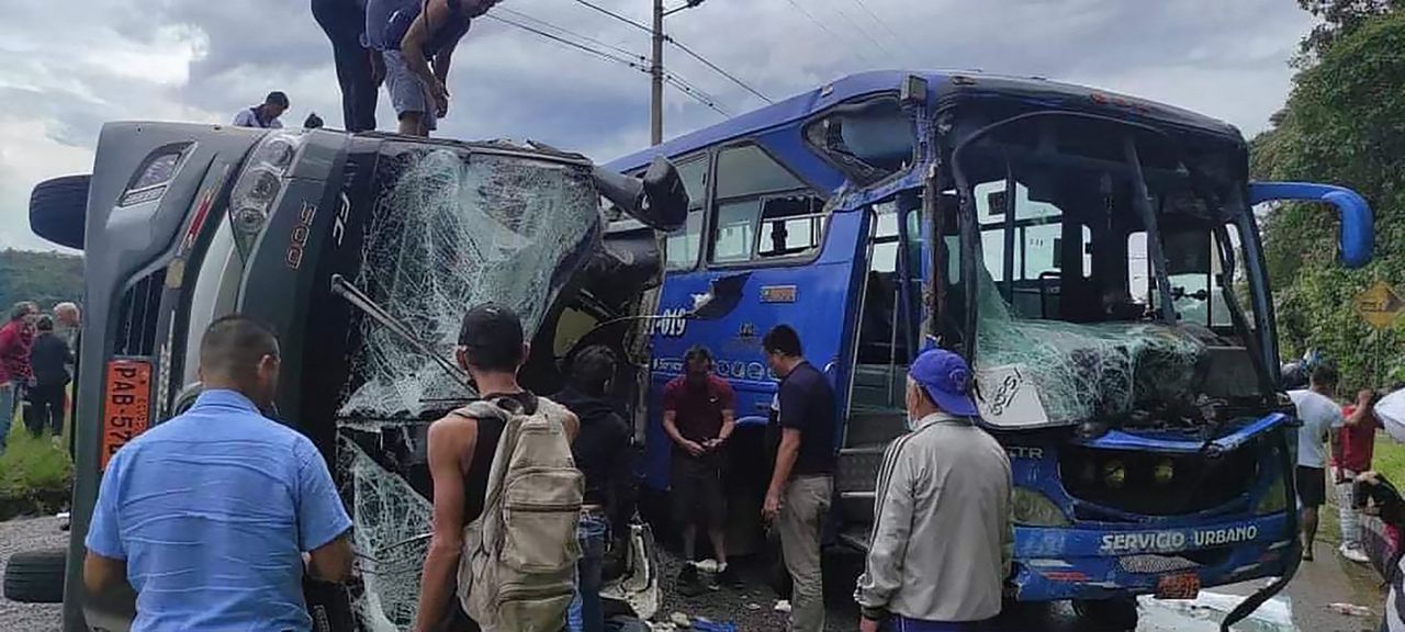 Twee Nederlanders omgekomen bij busongeluk Ecuador 