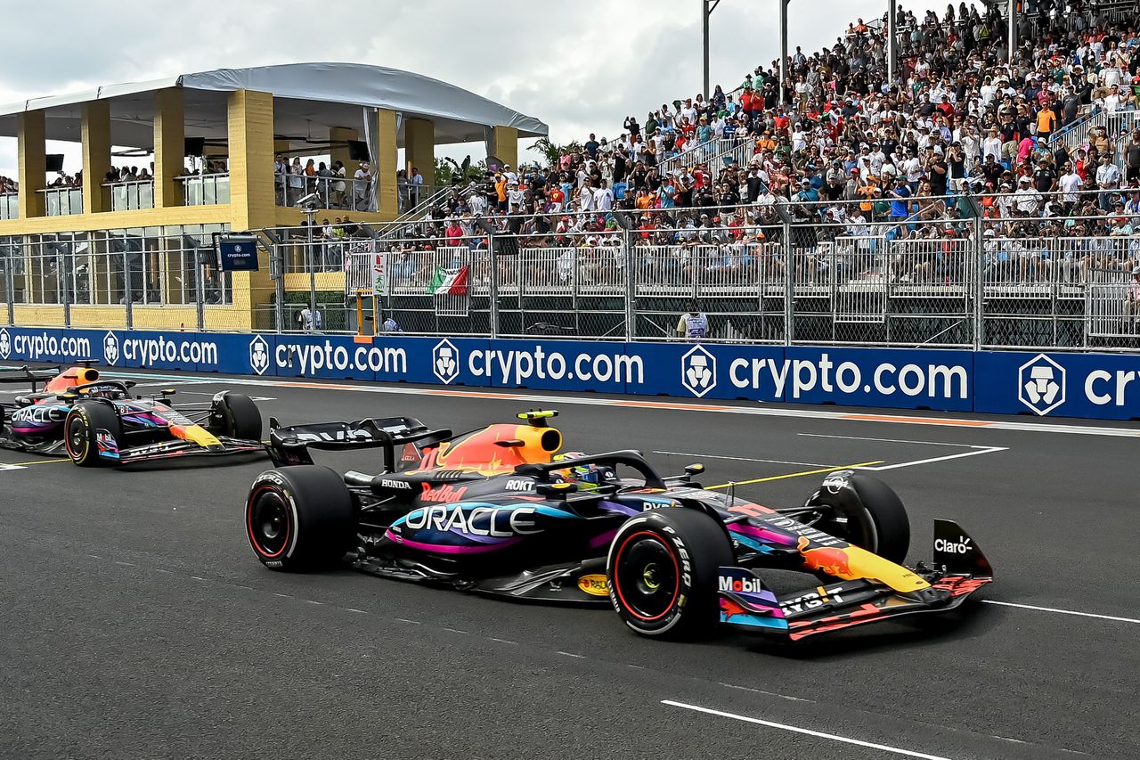 Max Verstappen wint in Miami derde Grand Prix van het seizoen 