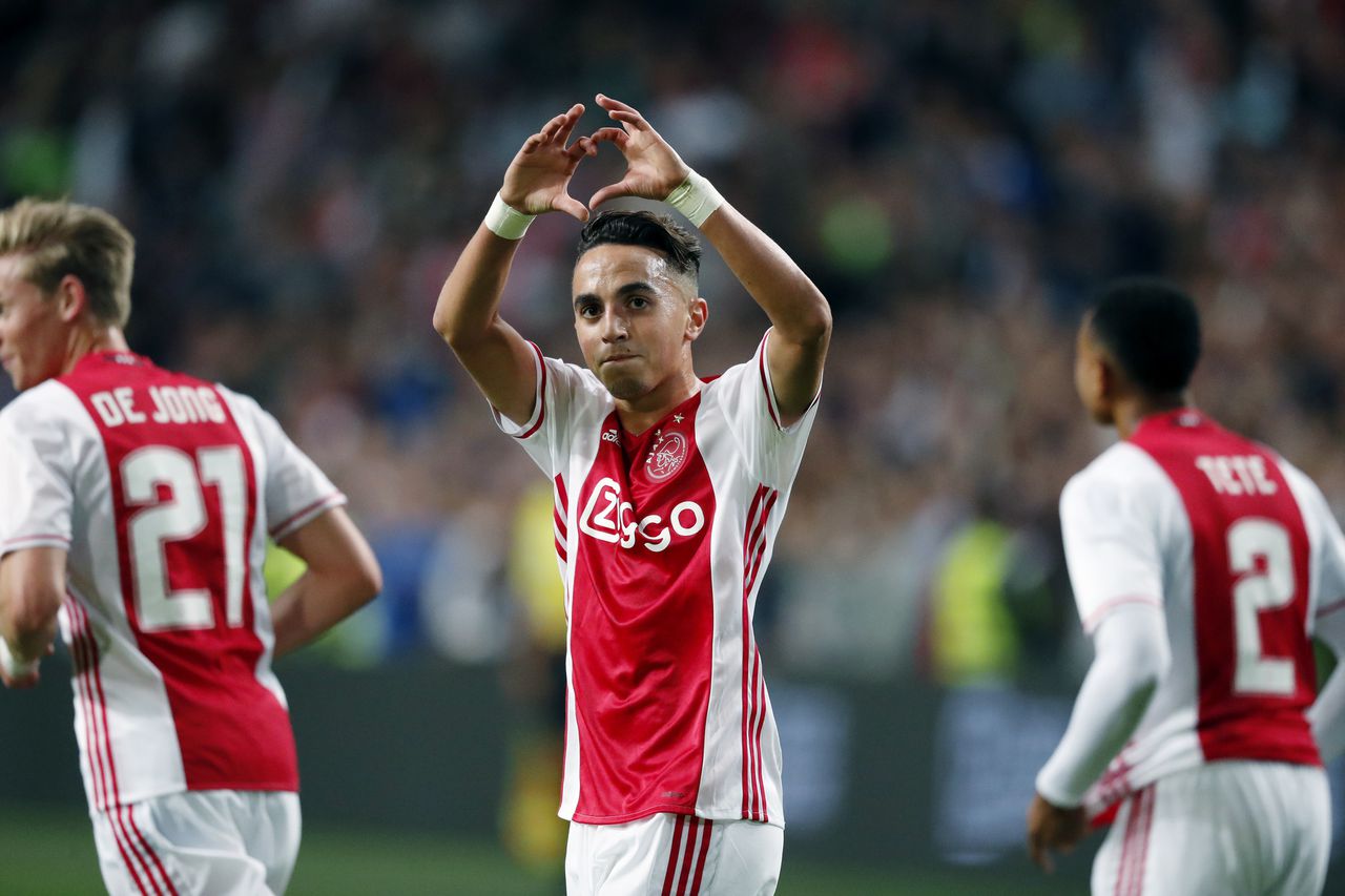 Abdel Nouri scoort de 5-0 in zijn debuutwedstrijd voor Ajax, tegen Willem II in het bekertoernooi.