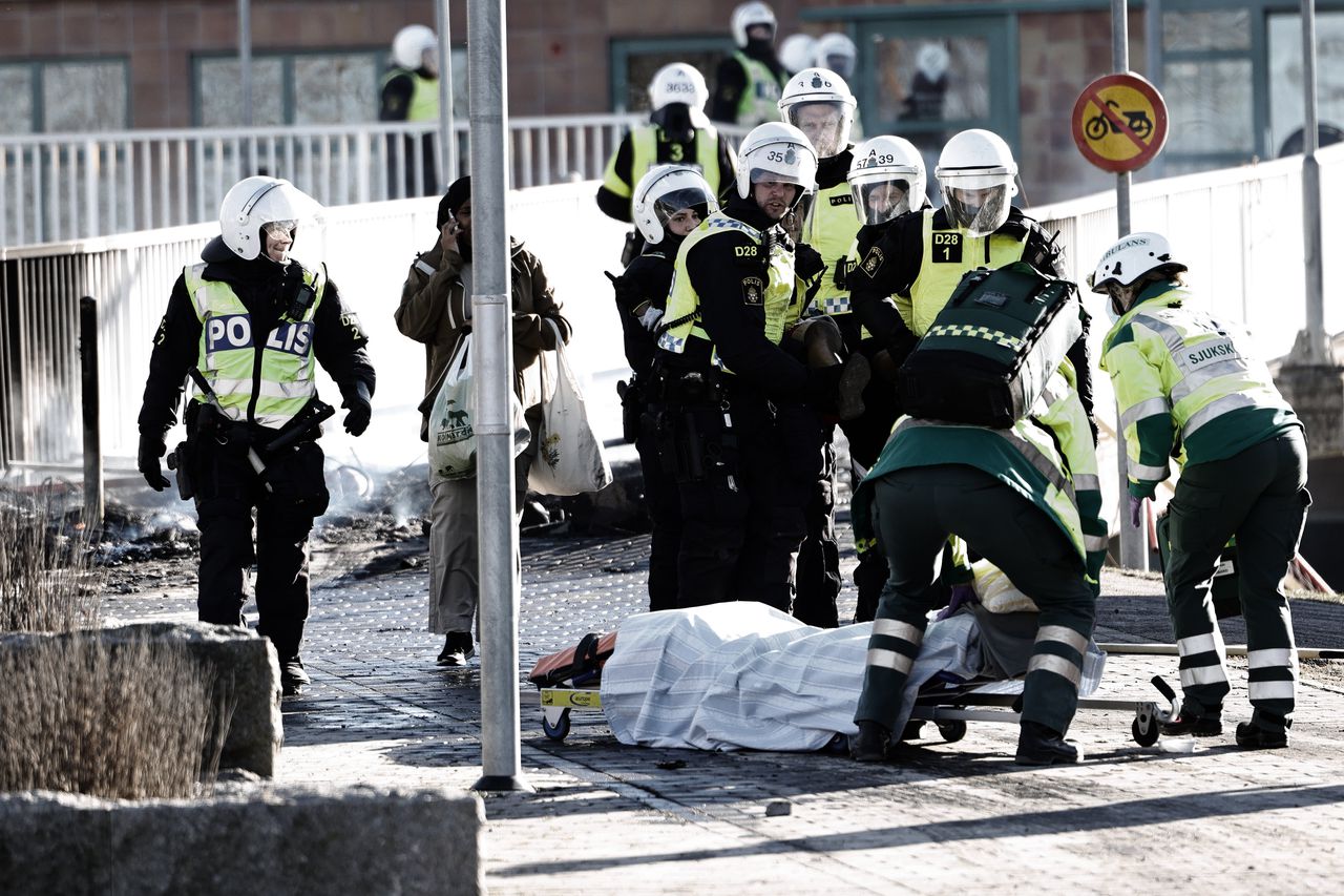 Drie mensen neergeschoten op vierde dag van rellen in Zweden 