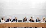 Ondernemers van grote bedrijven afgelopen woensdag tijdens een rondetafelgesprek over winsten en lonen in de Tweede Kamer.