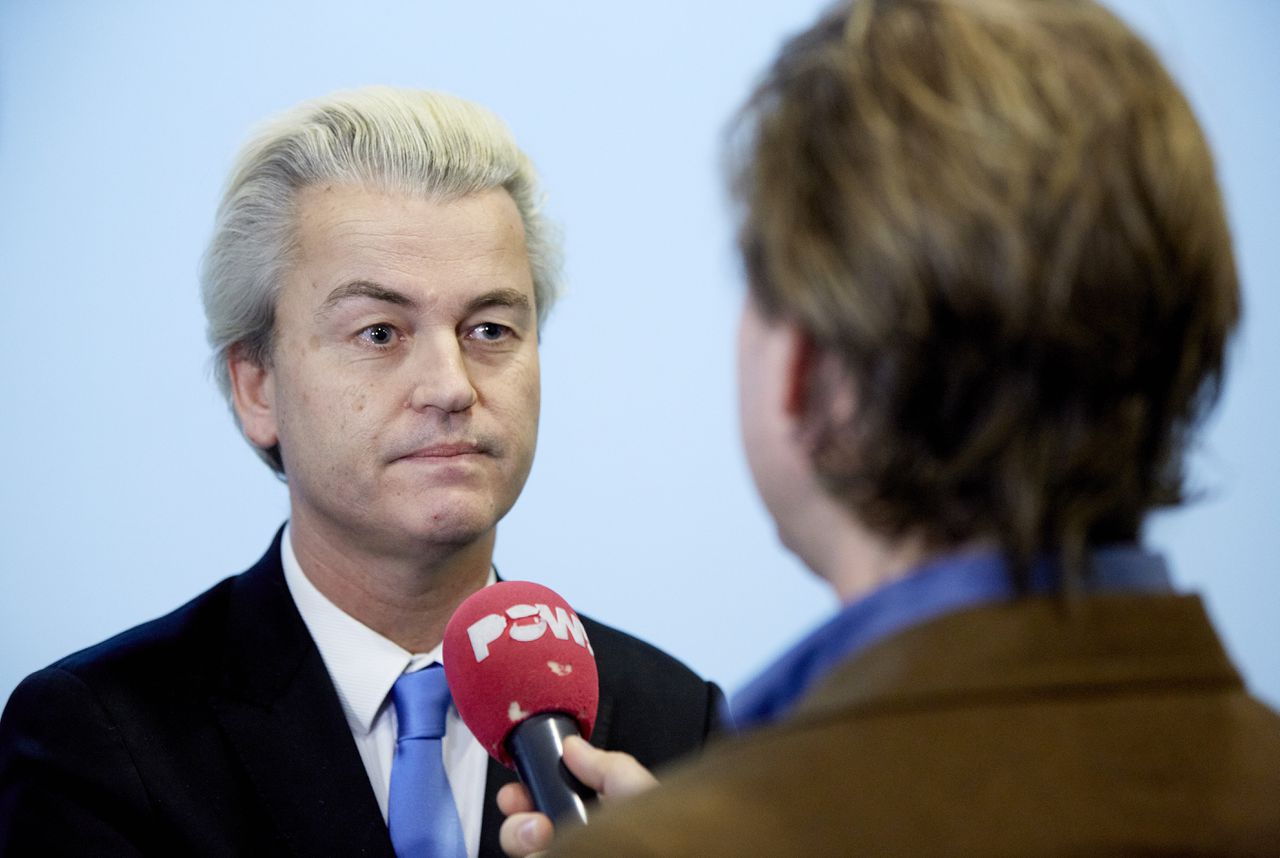PVV-leider Geert Wilders, hier in gesprek met verslaggever Rutger Castricum van Pownews.