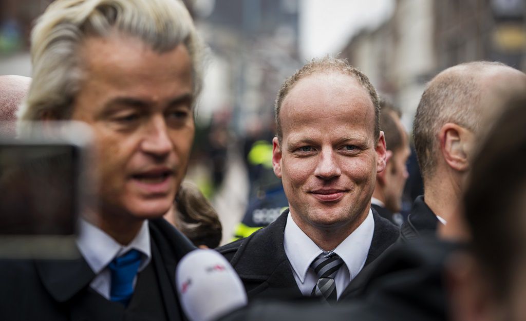 Wilders en lijsttrekker Michael Heemels in de binnenstad van Roermond in maart vorig jaar op campagne voor de Provinciale Statenverkiezingen.