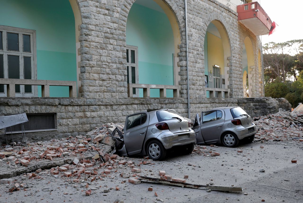 Gewonden en veel schade door aardbeving Albanië 
