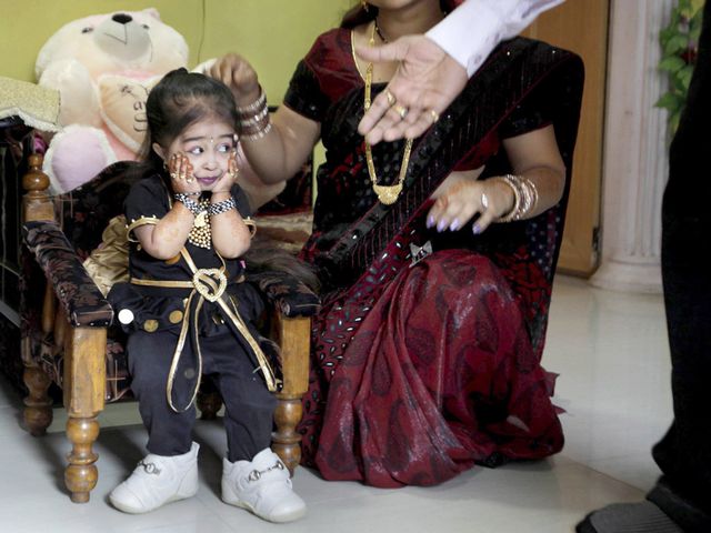 18 jaar en 62,8 centimeter - Jyoti is de kleinste vrouw ter wereld - NRC