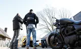 In beslag genomen motoren bij het clubuis van motorclub No Surrender in het Zeeuwse Clinge. 