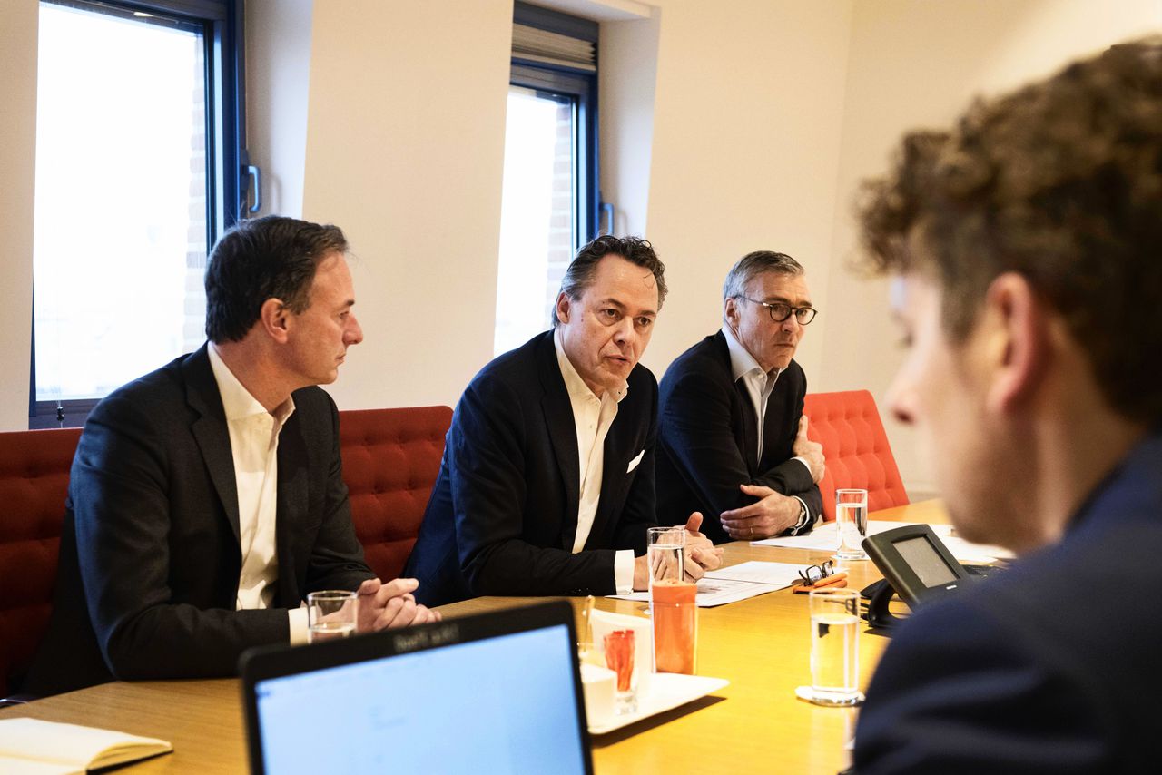 De CEO van ING Ralph Hamers, CFO Koos Timmermans and CRO Steven van Rijswijk tijdens een presentatie van de jaarcijfers.