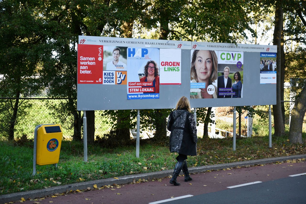 Campagneposters in de gemeente Haarlemmermeer in de aanloop naar de gemeenteraadsverkiezingen van 2018.