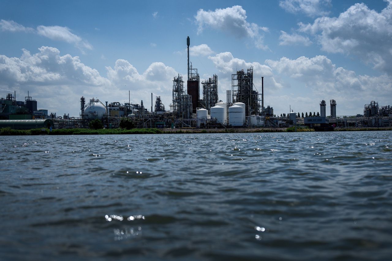 Provincie Zuid-Holland onderzoekt sluiting van chemiefabriek Chemours 